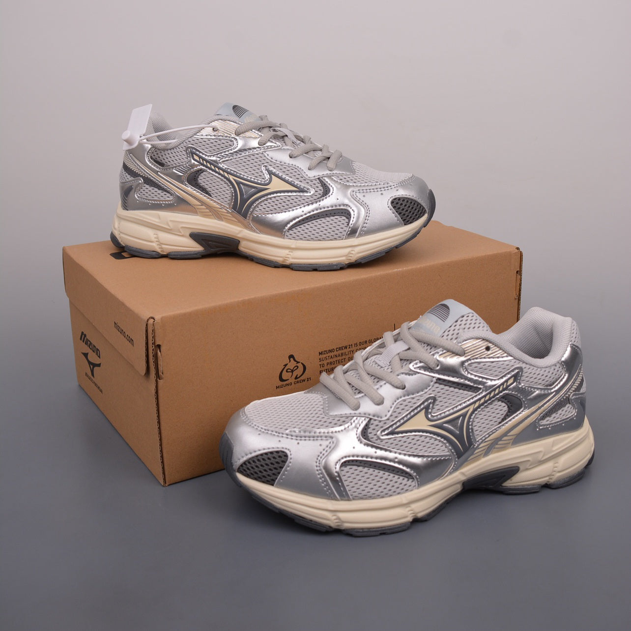 Mizuno Cyclone Speed 2k "Metallic Silver"