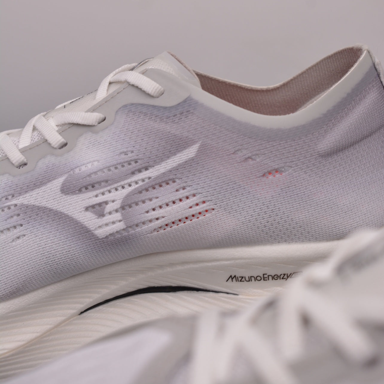 Mizuno Wave Rebellion Pro 2 "White Cayenne"