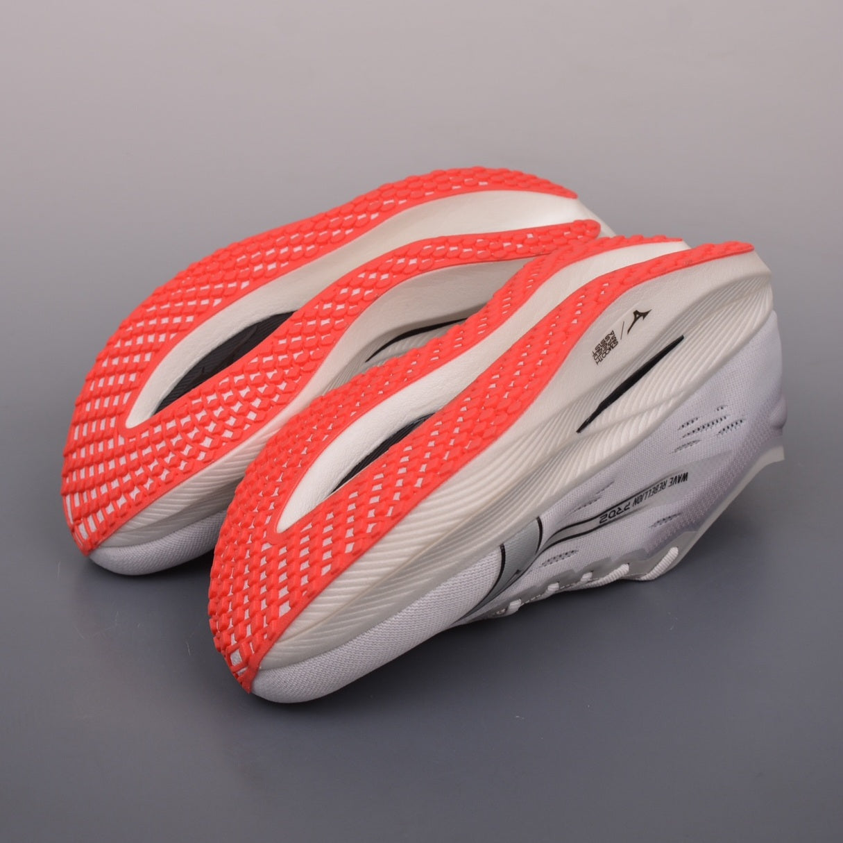 Mizuno Wave Rebellion Pro 2 "White Cayenne"