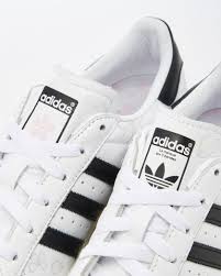 Adidas Superstar
"Hanami"