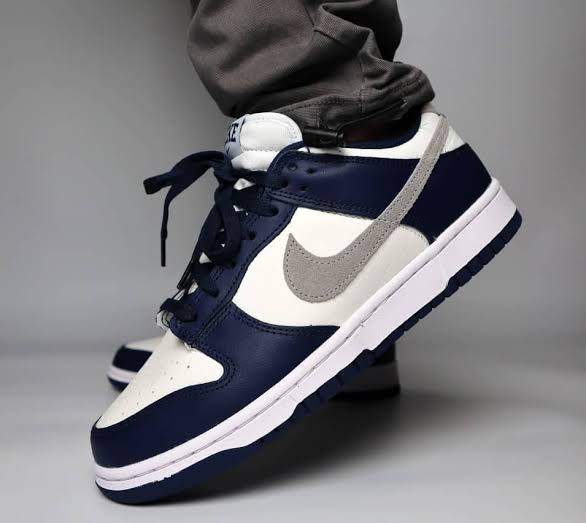 Nike Dunk Low
"Summit White Midnight Navy"
