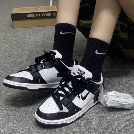 Nike Dunk Low Disrupt 2
"Panda"
