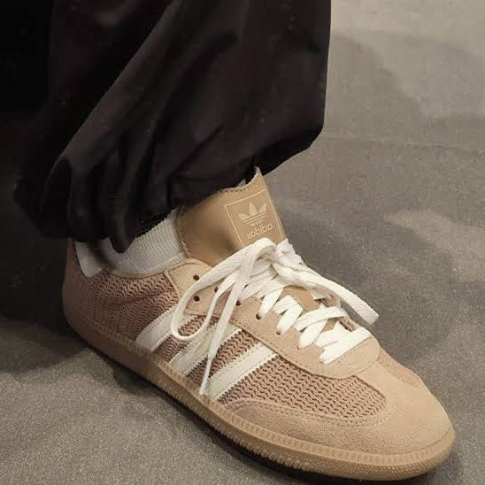 Adidas Samba OG
"Cardboard"