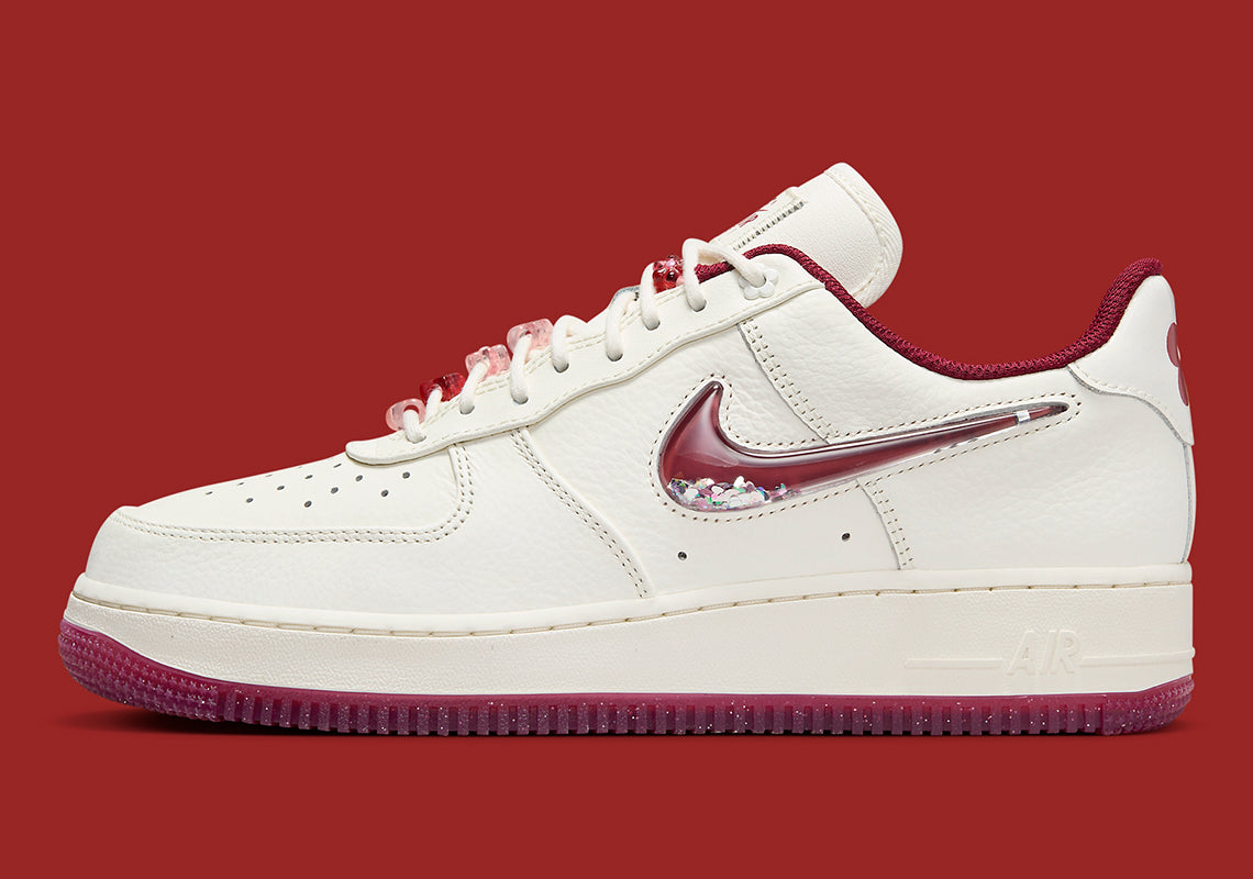 Air Force 1 Low '07 SE PRM
"Valentine's Day 2024" (Women's)