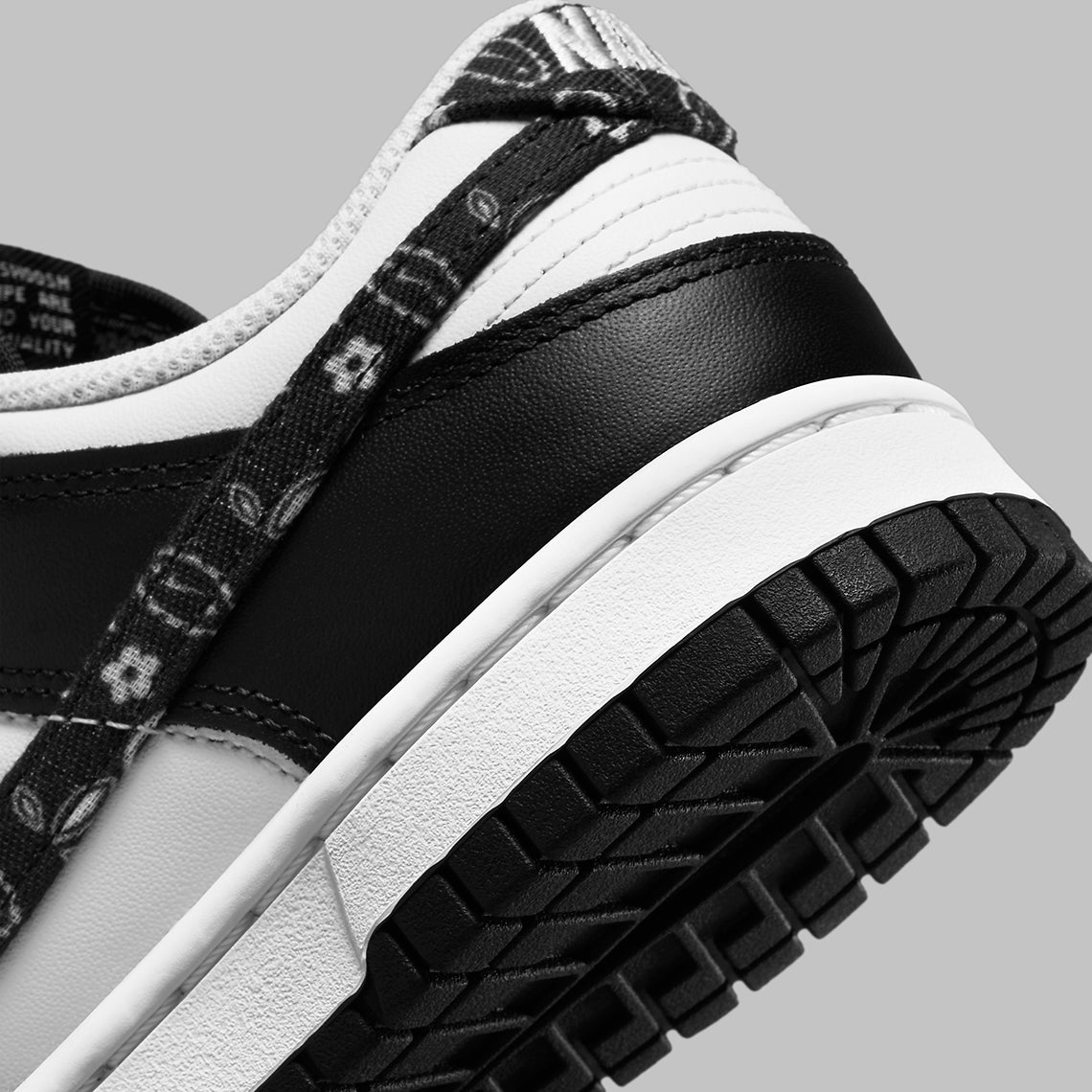 Nike Dunk Low Essential
"Paisley Pack Black"