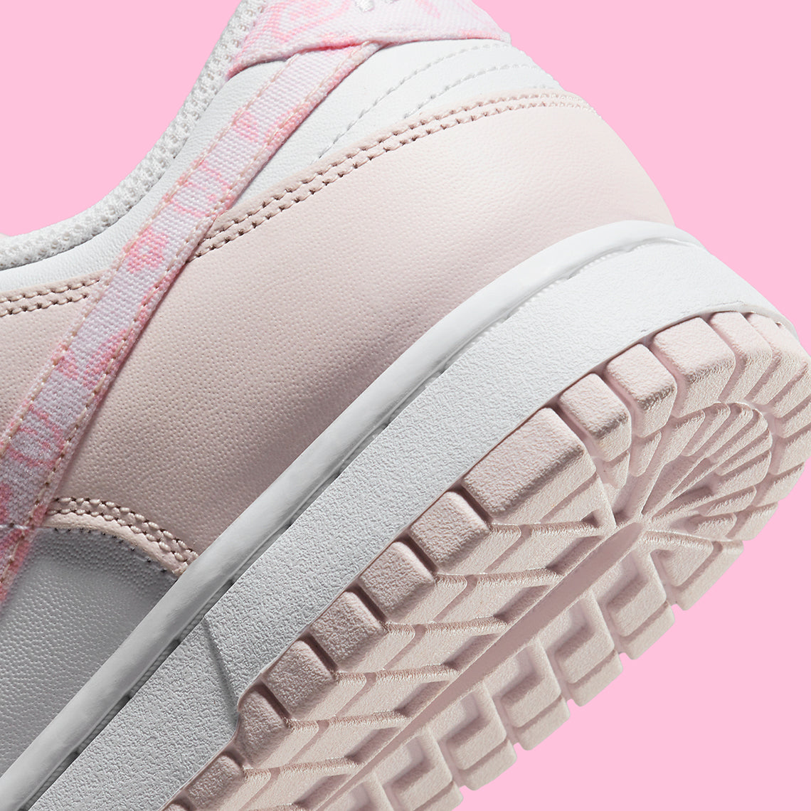 Nike Dunk Low Essential
"Paisley Pack Pink" (Women's)