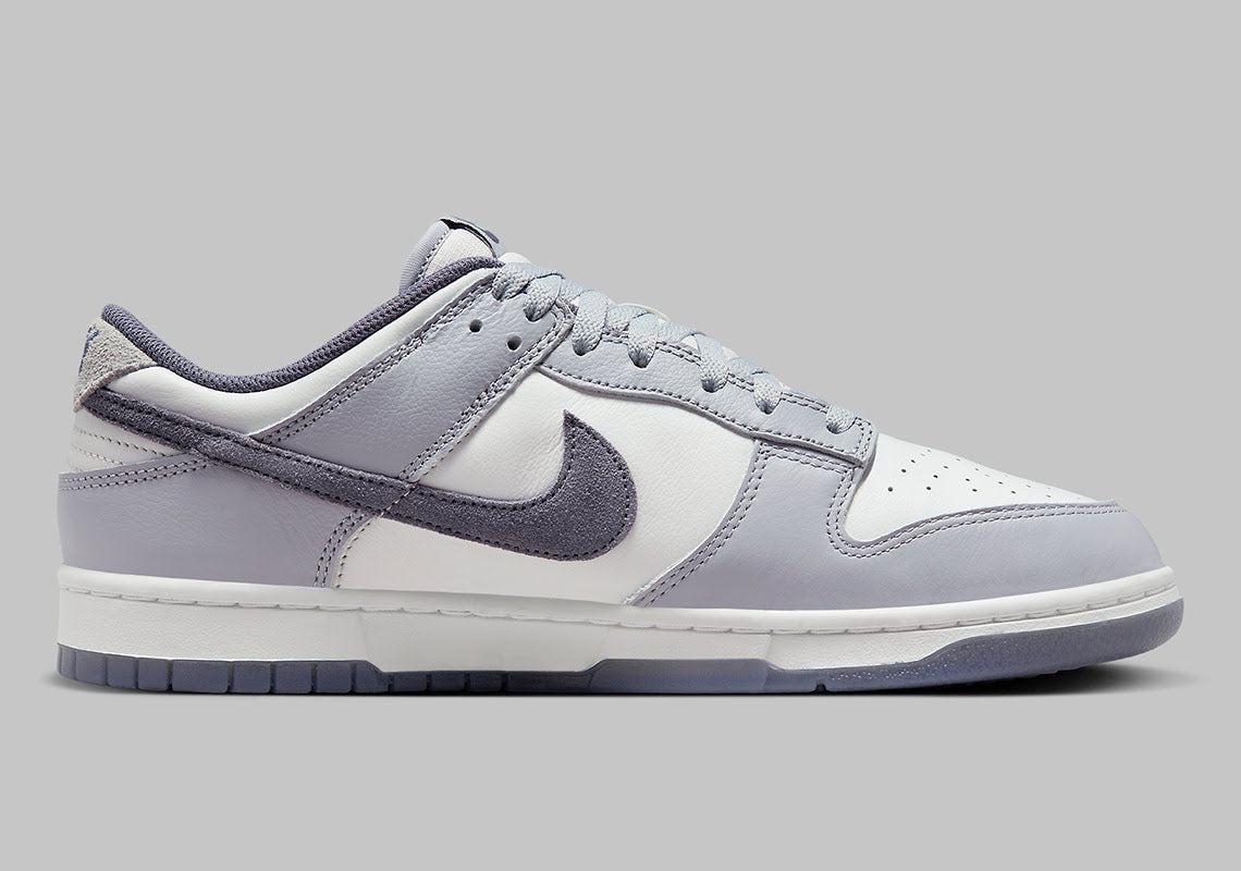 Nike Dunk Low SE
"Light Carbon"