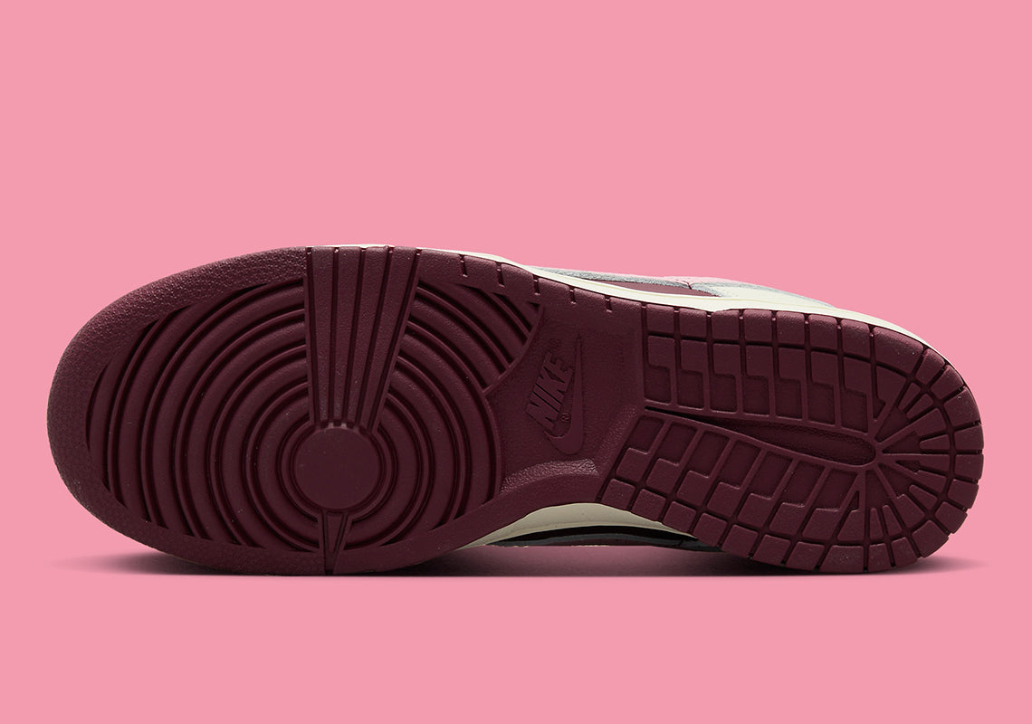 Nike Dunk Low Retro PRM
"Valentine's Day"
