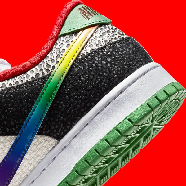 Nike SB Dunk Low
"What The Paul"