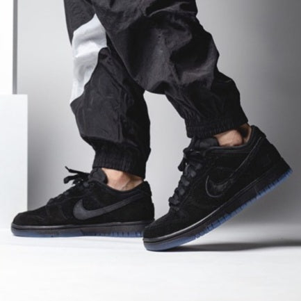 Nike Dunk Low SP x
Undefeated "5 On It Black"