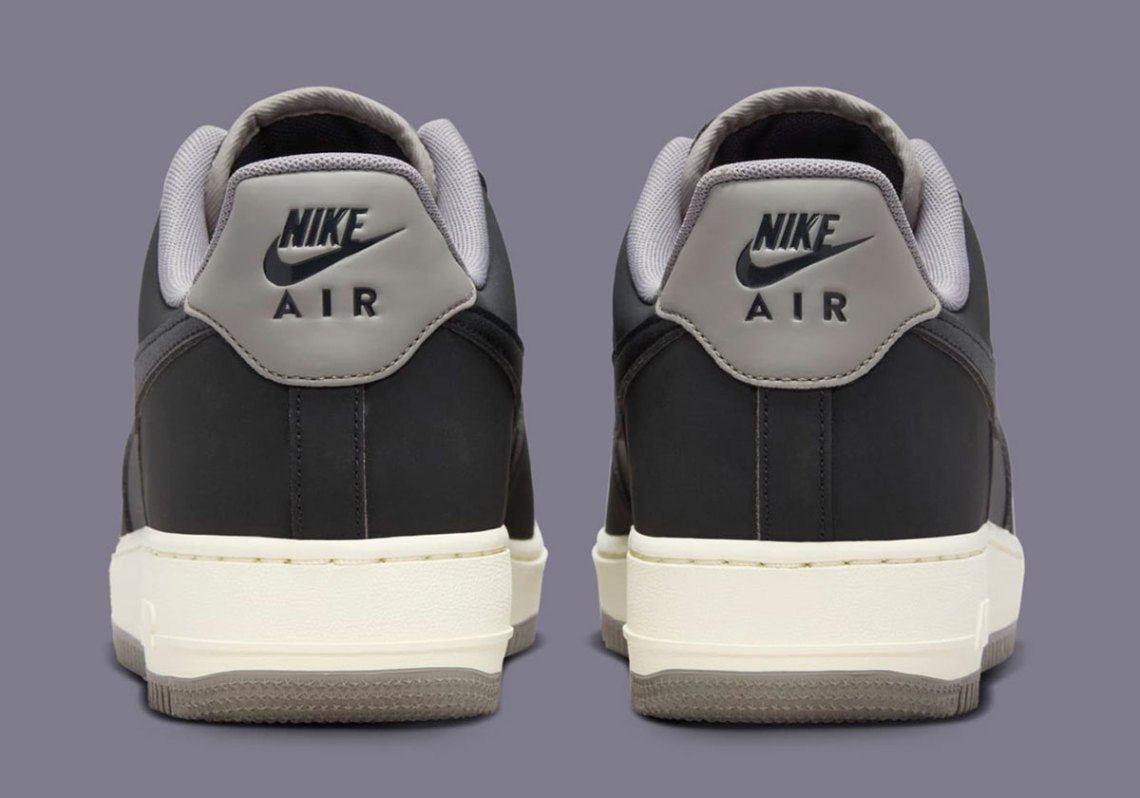 Air Force 1 Low '07 LV8
"Black Flat Pewter"
