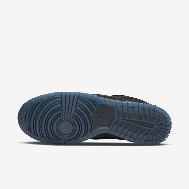 Nike Dunk Low SP x
Undefeated "5 On It Black"