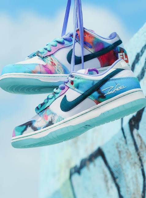 Nike SB Dunk Low
"Futura Laboratories Bleached Aqua"