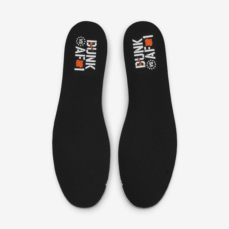 Nike Dunk Low SP x
Undefeated "5 On It Black"