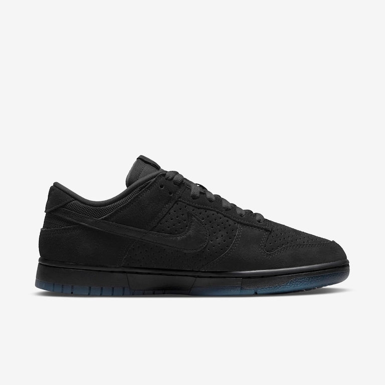 Nike Dunk Low SP x
Undefeated "5 On It Black"