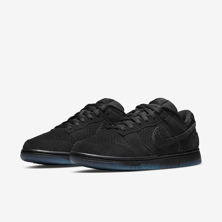 Nike Dunk Low SP x
Undefeated "5 On It Black"