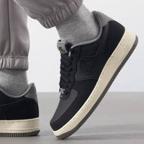Air Force 1 Low '07 LV8
"Black Flat Pewter"