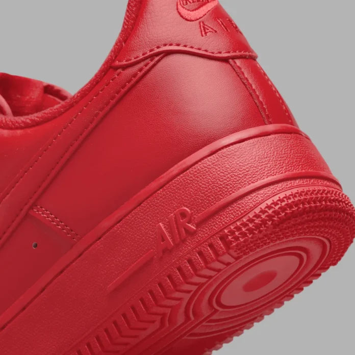 Air Force 1 Low '07 LV8
"Triple Red"