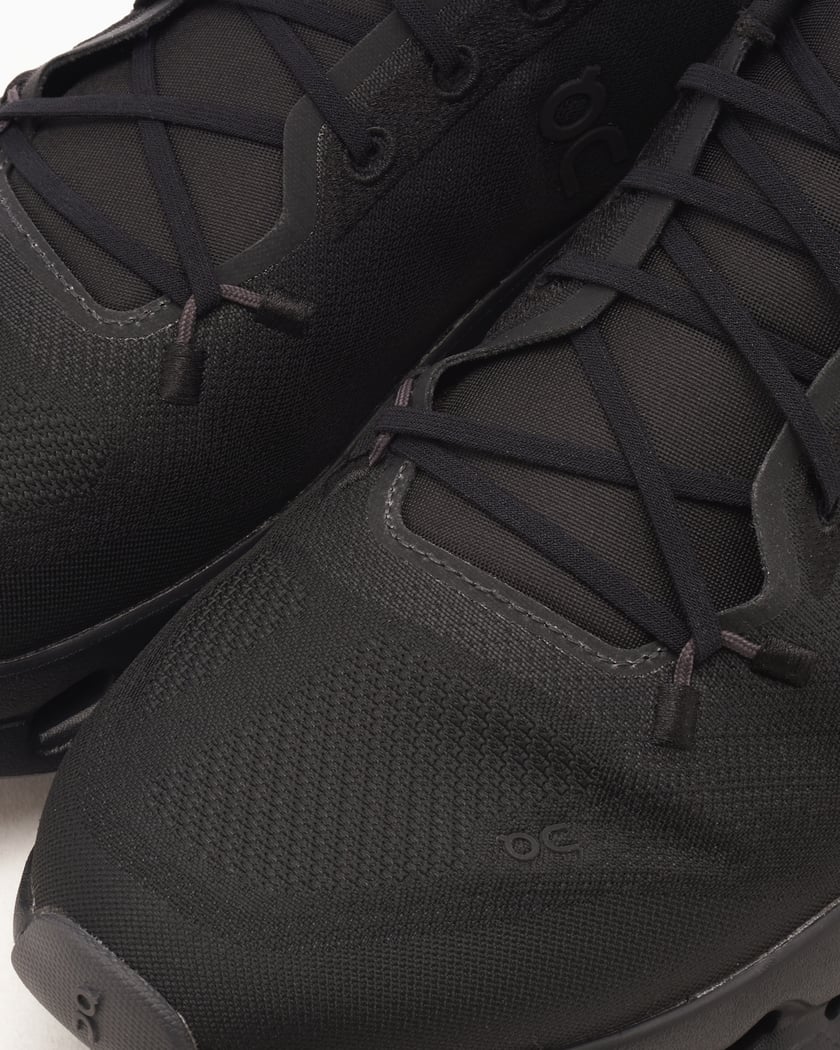 On Running Cloudtilt "Black Eclipse"