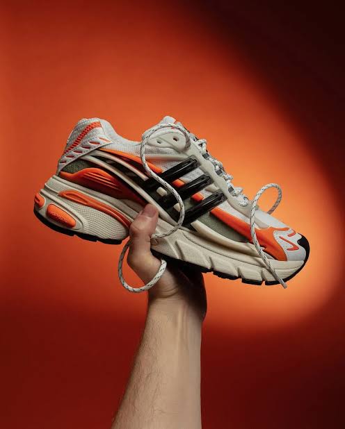 Adidas Adistar Jellyfish x
Pharrell Williams "Focus Olive Orange"