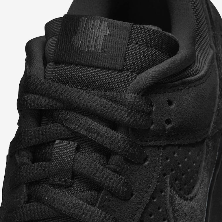 Nike Dunk Low SP x
Undefeated "5 On It Black"