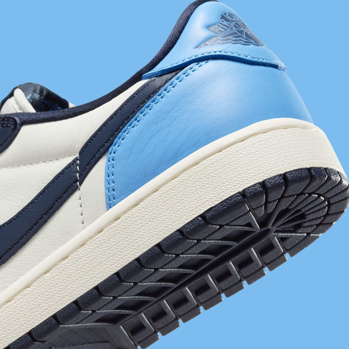 Air Jordan 1 Low OG "Obsidian UNC"