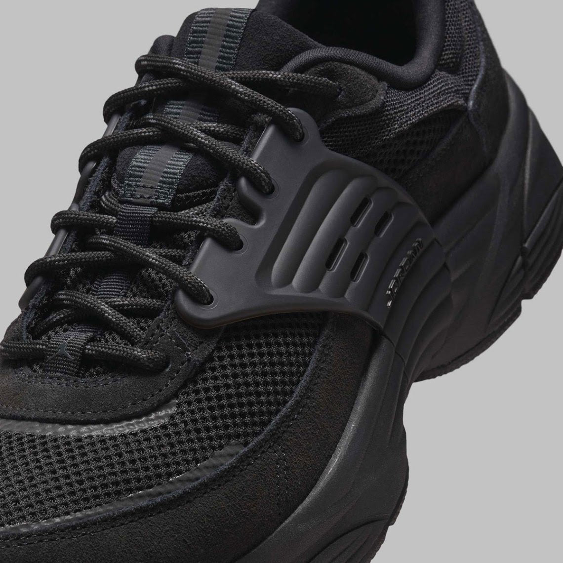 Jordan Trunner O/S "Black Cat"