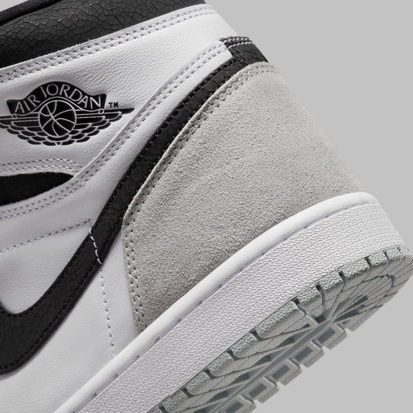 Air Jordan 1 Retro High OG
"Bleached Coral" (GS)