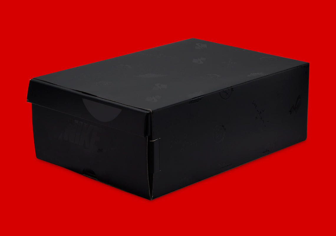 Air Jordan 1 Retro Low OG SP x
Travis Scott "Black Phantom"