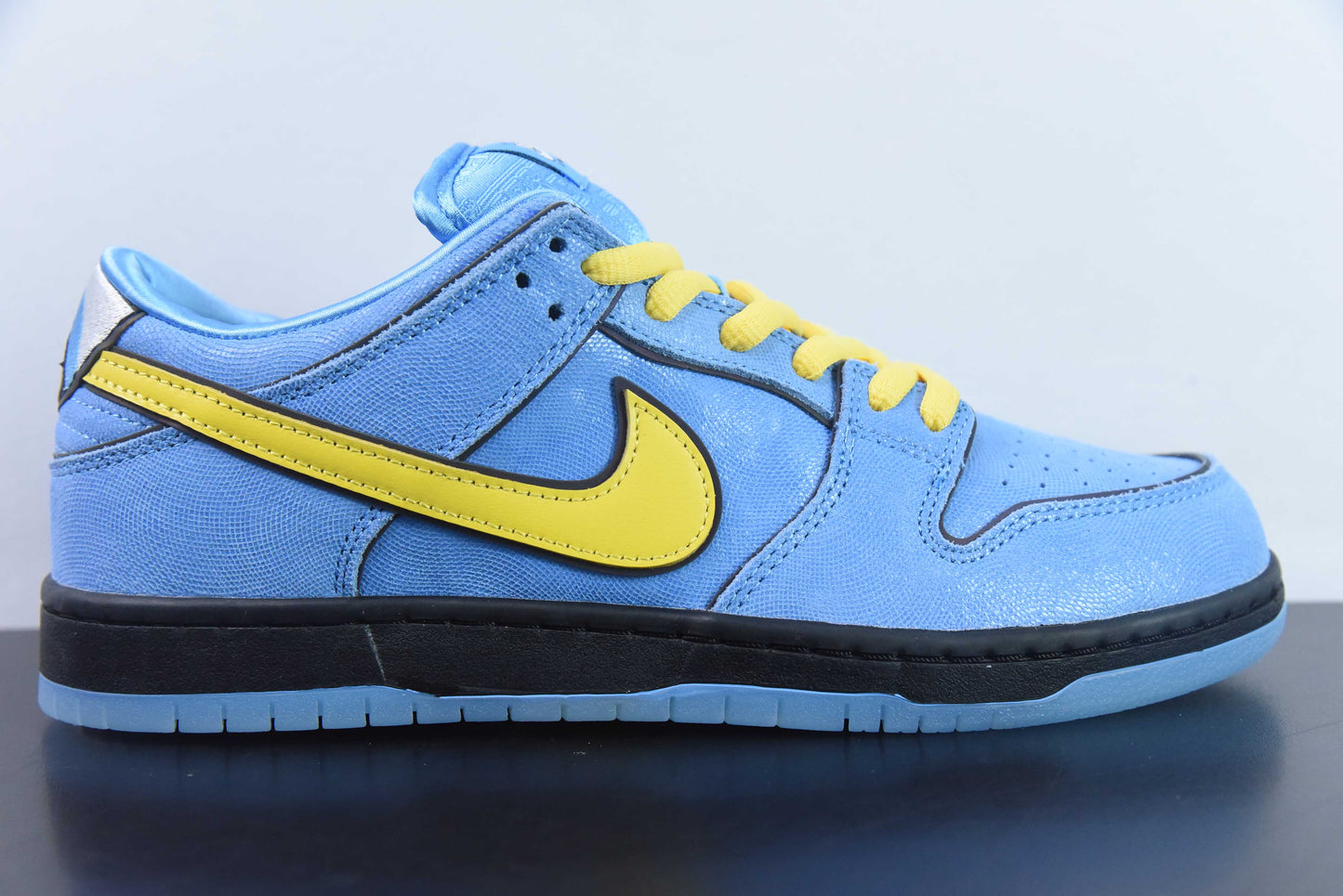 Nike Dunk Low SB - The Powerpuff Girls "Lindinha"