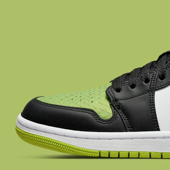 Air Jordan 1 Low
"Snakeskin Vivid Green" (Women's)