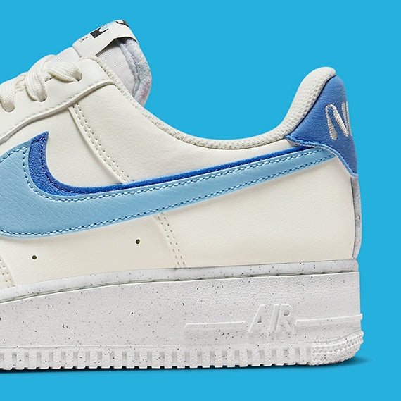 Air Force 1 Low '07 LV8
"82 Double Swoosh Medium Blue"