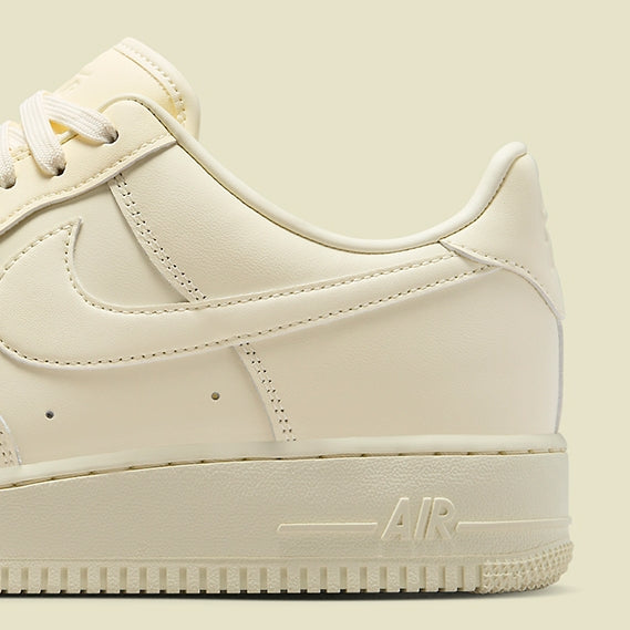 Air Force 1 Low '07
"Fresh Coconut Milk"