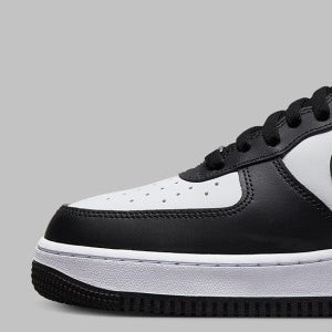 Air Force 1 Low '07
"White Swoosh Panda"