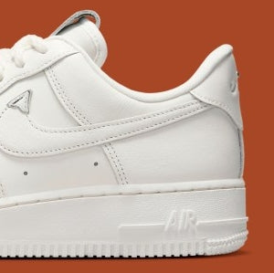 Air Force 1 Low '07 LV8
"Needlework" (Women's)