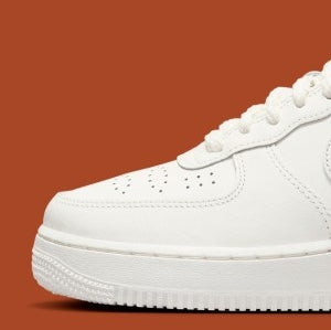 Air Force 1 Low '07 LV8
"Needlework" (Women's)