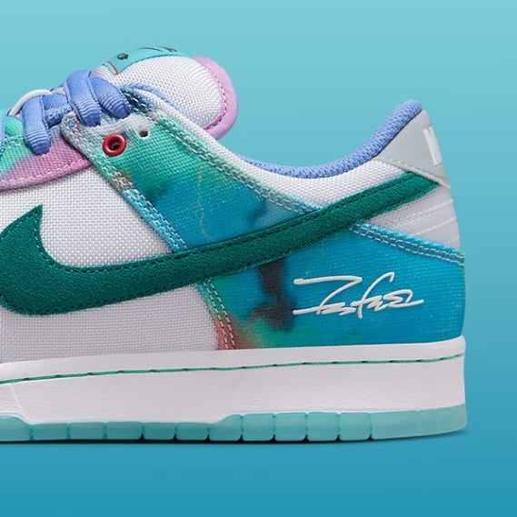 Nike SB Dunk Low
"Futura Laboratories Bleached Aqua"