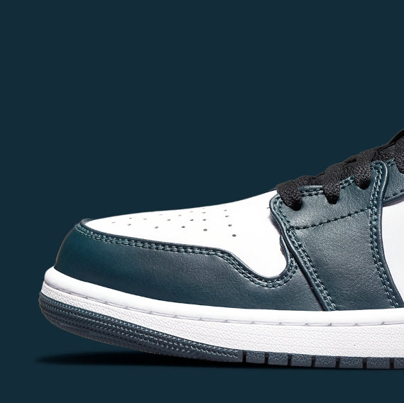 Air Jordan 1 Low
"Dark Teal"