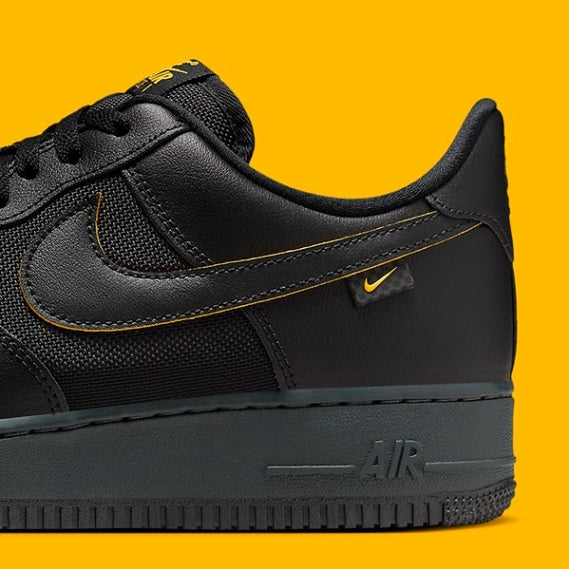 Air Force 1 Low '07
"Ballistic Mesh Black University Gold"