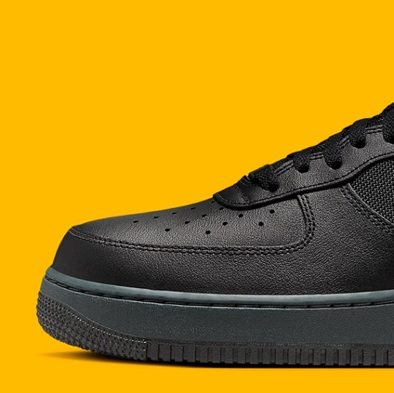 Air Force 1 Low '07
"Ballistic Mesh Black University Gold"