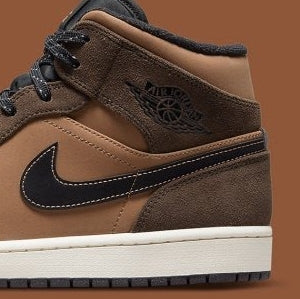 Air Jordan 1 Mid SE
"Dark Chocolate"