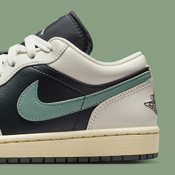 Air Jordan 1 Low
"Jade Smoke" (Women's)