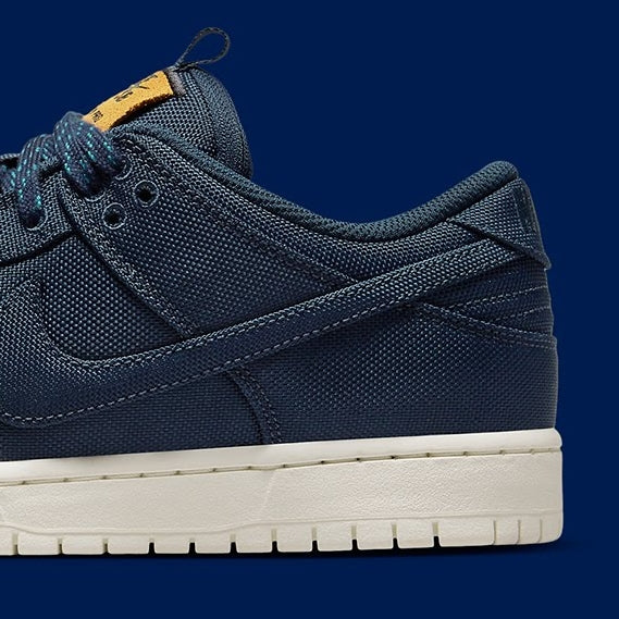 Nike SB Dunk Low Pro PRM
"90s Backpack"