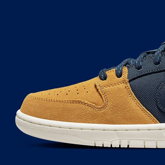 Nike SB Dunk Low Pro PRM
"90s Backpack"