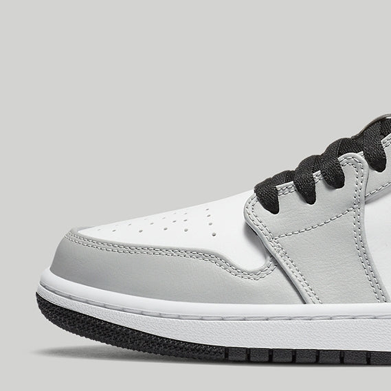 Air Jordan 1 Low
"Light Smoke Grey"