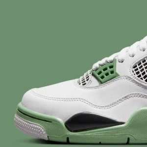 Air Jordan 4 Retro
"Seafoam" (Women's)