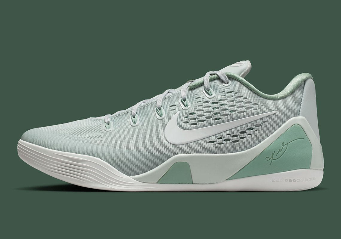 Kobe 9 Elite Low Protro
"Light Silver Steam"