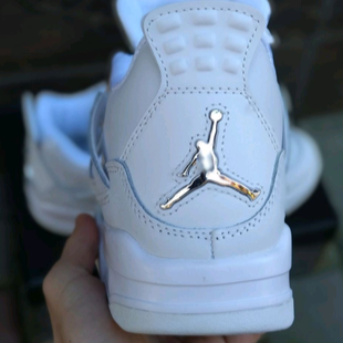 Air Jordan 4 Retro "Pure Money"