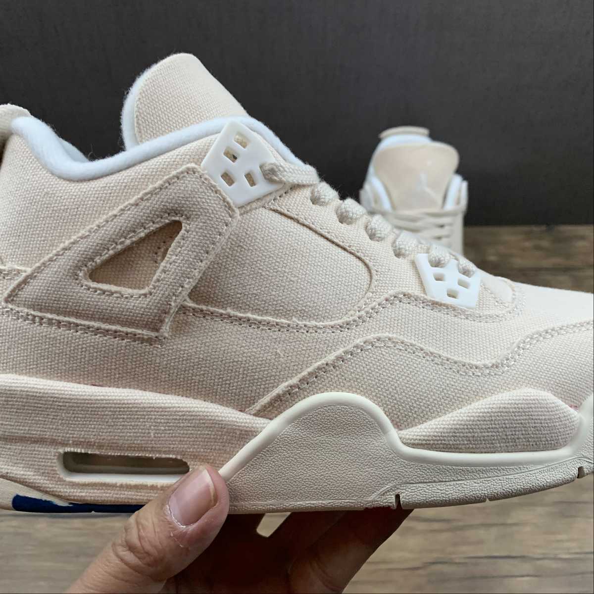 Air Jordan 4 Retro
"Blank Canvas"