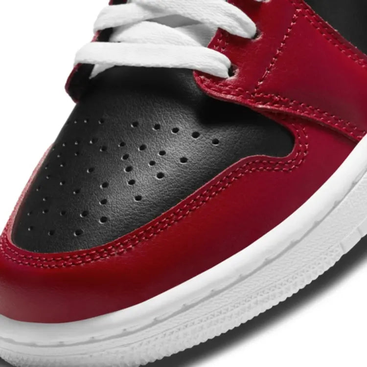 Air Jordan 1 Low
"Chicago Flip" (Women's)